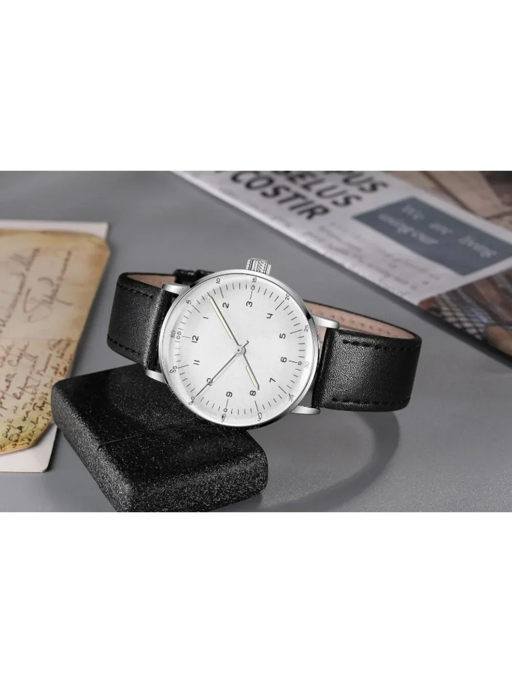 Men's Silver White Vintage Mechanical Casual and Minimalist Manual Wrist Watch